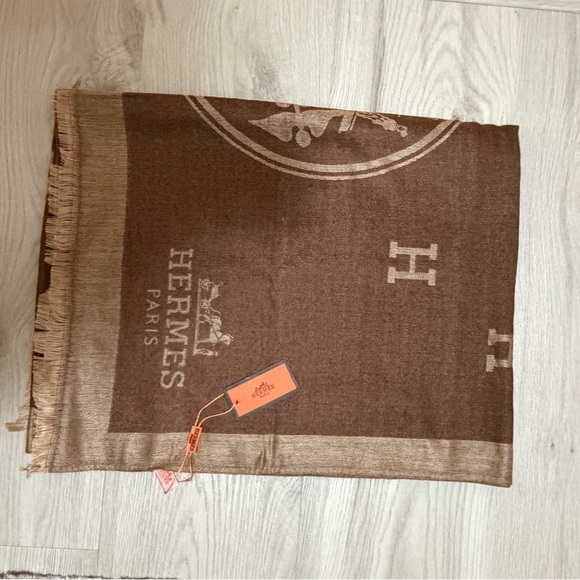 Hermes scarf‼️ - Picture 3 of 5